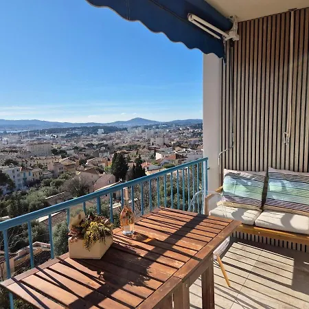 Breathtaking Sea View - Bright 2-bedroom With Balcony Apartamento